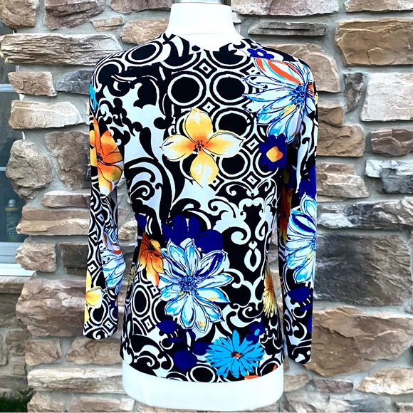 Chico’s 3/4 Sleeve Floral V Neck Top - Picture 9 of 16